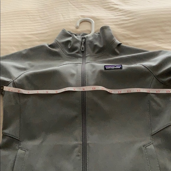 Patagonia Women’s Soft Shell Jacket - Picture 15 of 15